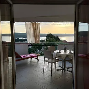 Appartement Stela, Gornji Karin